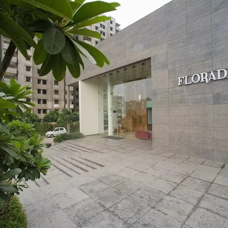 Tulip Violet Clubhouse