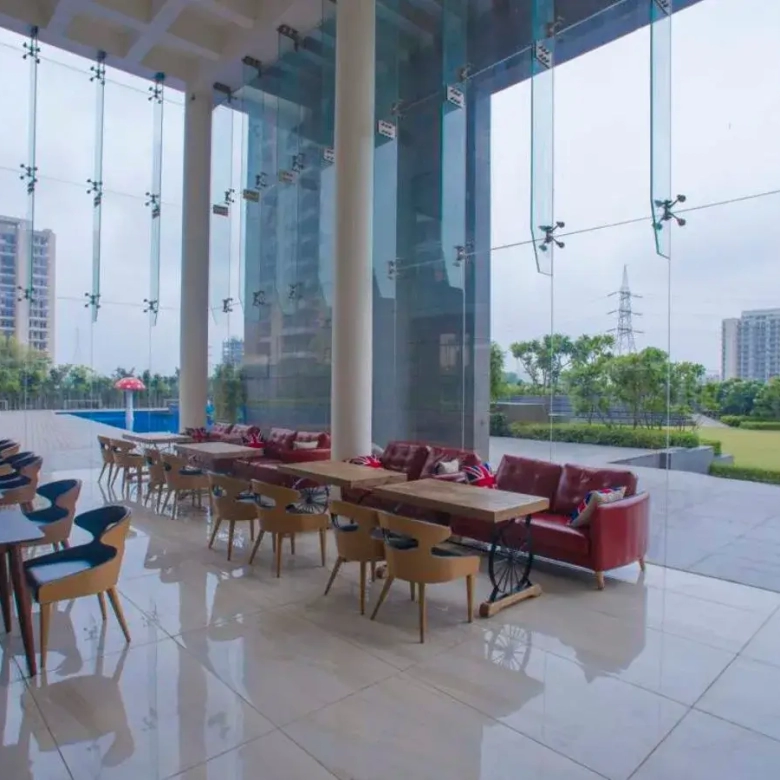 Tulip Violet Party Lounge