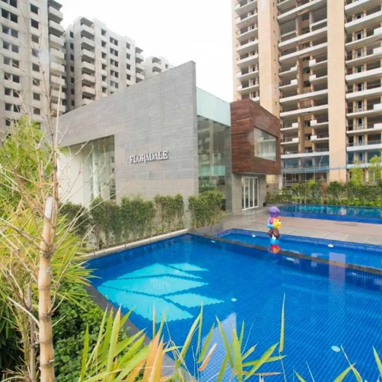 Tulip Violet Swimming Pool